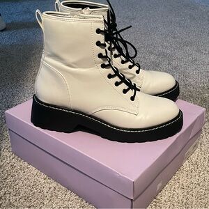 Madden Girl Women's Carra Fashion Boot size 10